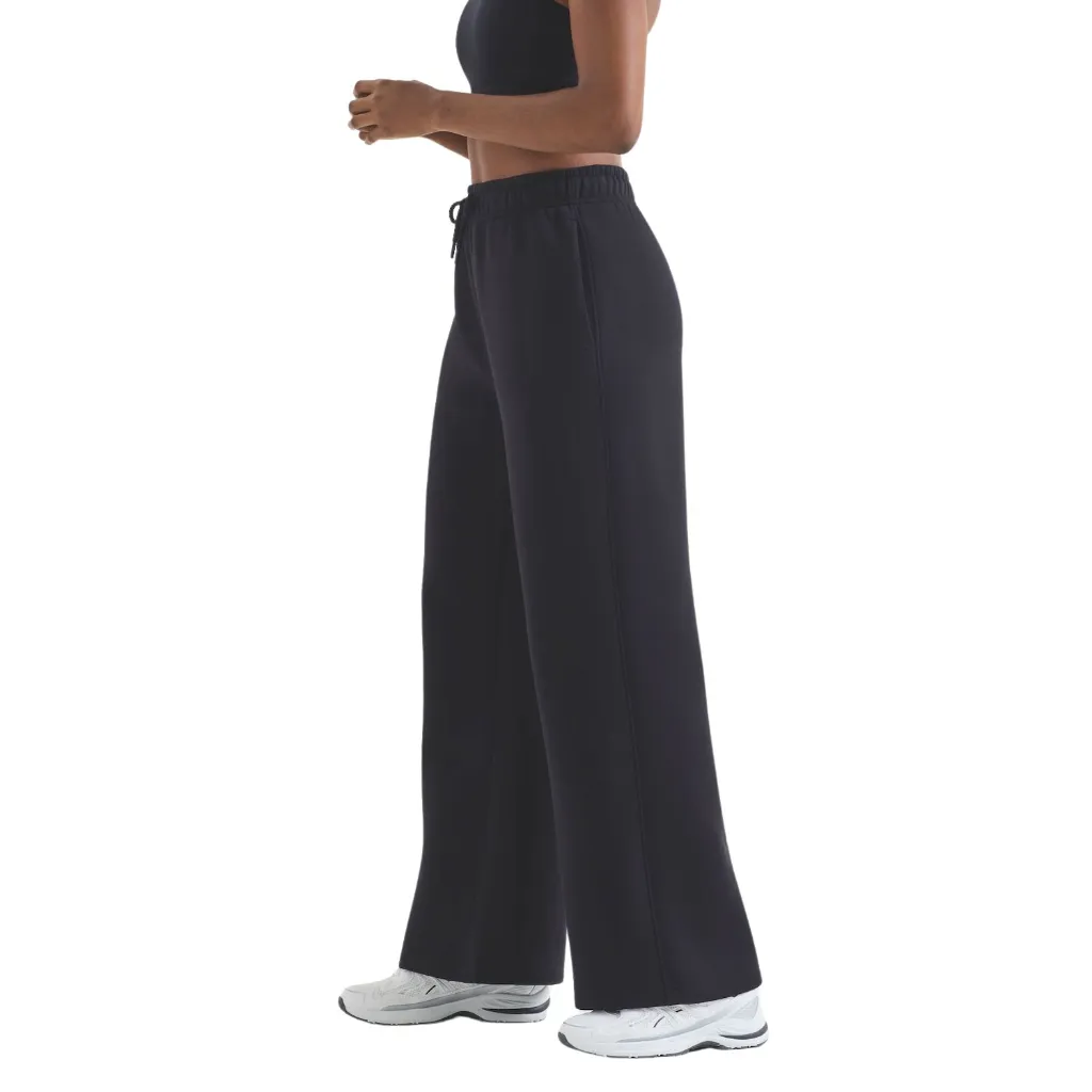TR607_side_black_lifestyle.webp
