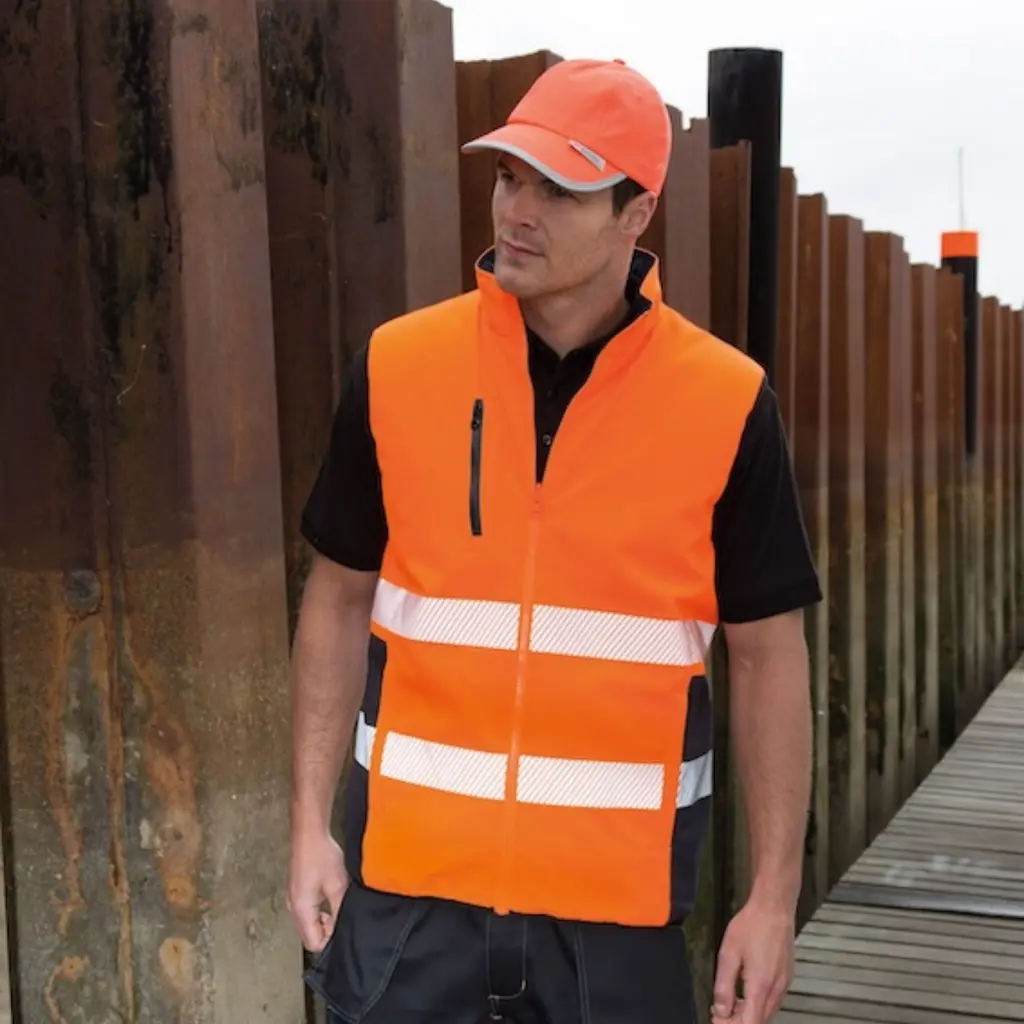 hi-vis-reversible-padded-gilet-orange-lifestyle-R332X.webp