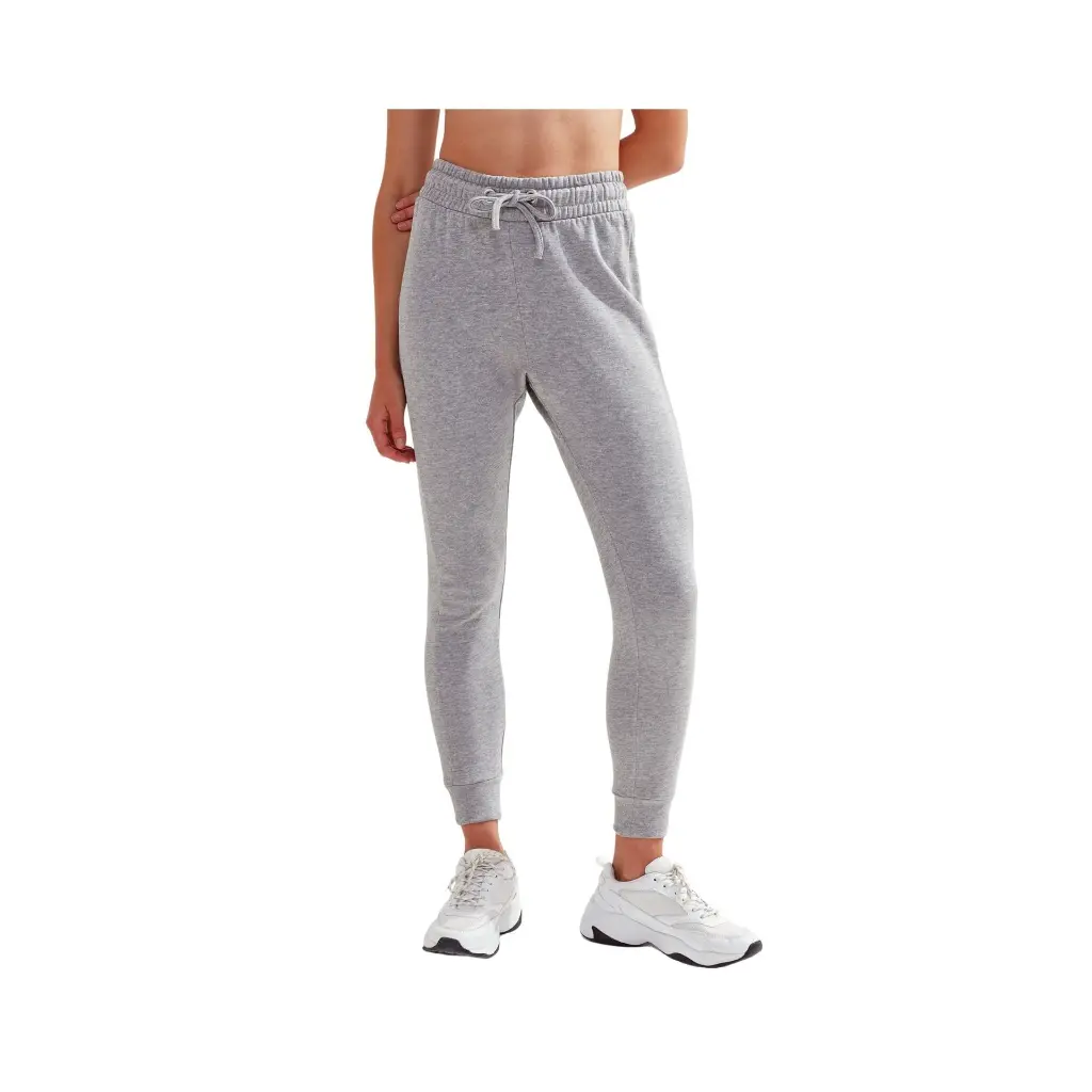 womens-fitted-joggers-heather-grey-lifestyle-tr055.webp