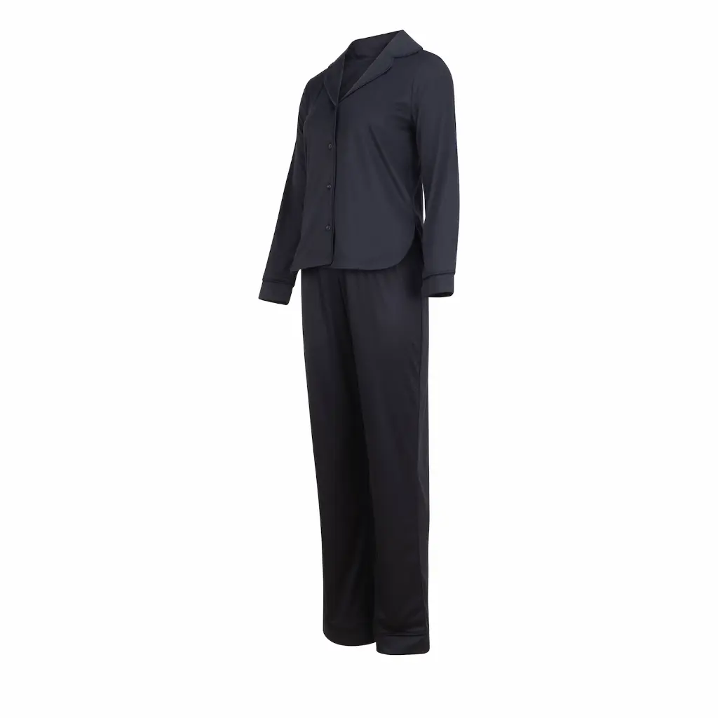 TC056_Black_ANGLE.webp